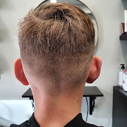 Photo n°9 de Salon Expression Coiffure à Baugé-en-Anjou (Magasin d'articles de coiffure pour hommes)