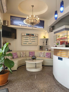 At Bangkok Dental Clinic — photo 4