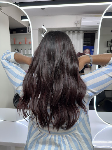 Whether you want a layer cut, step cut, bob cut, pixie cut, feather cut, or a complete long-to-sh… post image