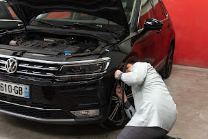 Photo n°5 de Carrosserie Belles Vues - Axial à Arpajon (Service de réparation de pare-brise)