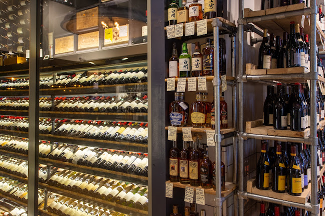 Comments and reviews of The Salusbury Winestore