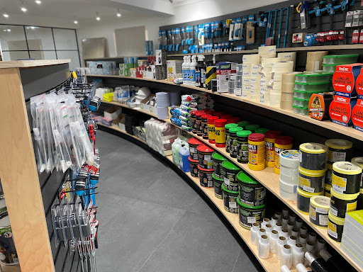 Quest Hardware - Visual