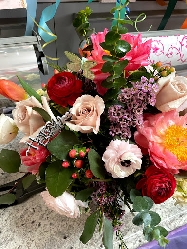 Ribbons & Roses Florist - Thumbnail