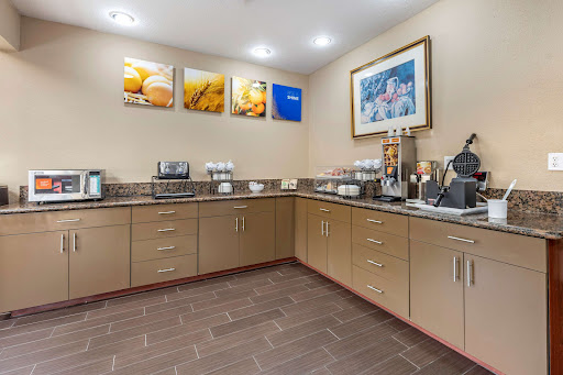 Comfort Inn & Suites Kelso - Longview - Thumbnail