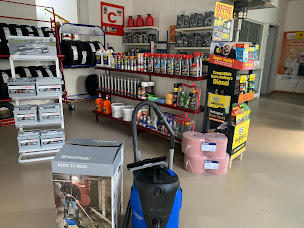 Photo n°9 de Garage Lachenaud à Saint-Hilaire-Bonneval (Garage automobile)