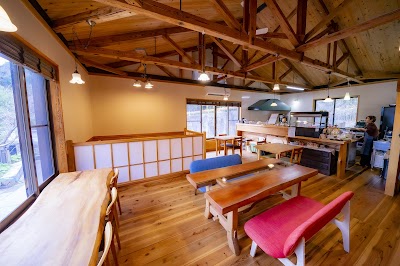 しおん 喫茶と美容室