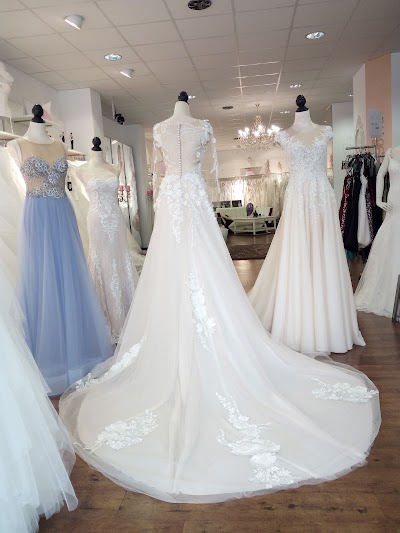 Photos of Bridal and evening fashions by Jil`s-Bride
