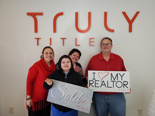 Stephanie Simmons Realty Group- Fathom Realty - Thumbnail