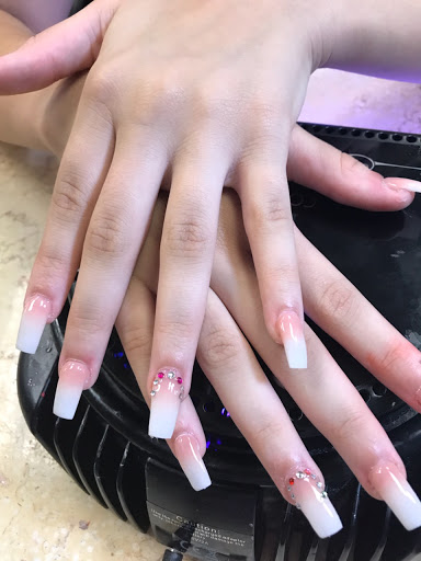 LT Nails - Visual