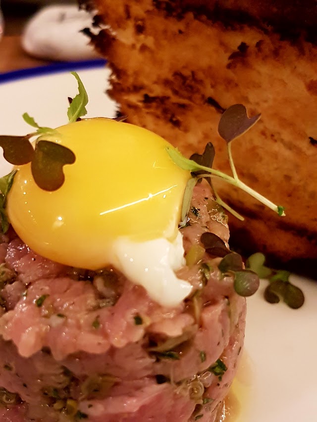 Giuseppi's Bar & Bistro