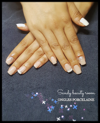 Sandy Beauty Room - Thumbnail