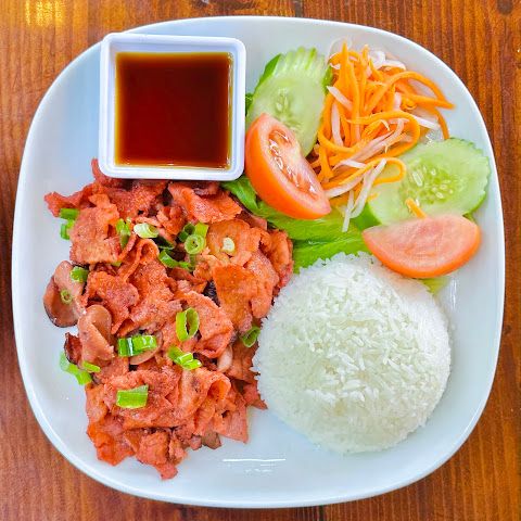 XinhXinh Vietnamese Bistro by null