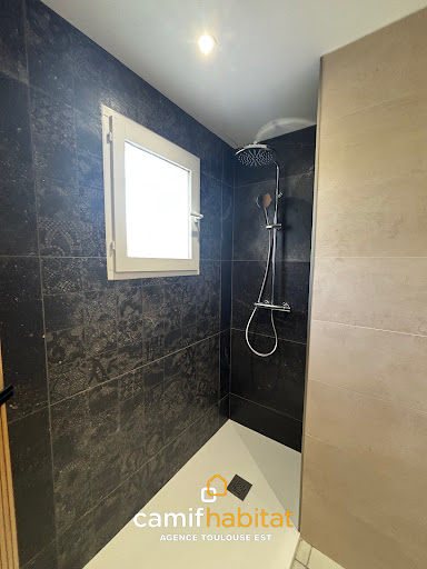 La salle de bain touche bientôt à sa fin !Les...