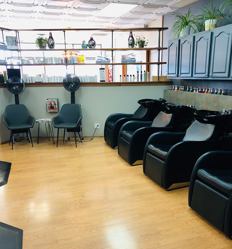 Silhouettes salon and spa Gallery - United States