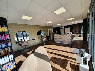 Photo n°2 de Caracthair à Armentières (Salon de coiffure)
