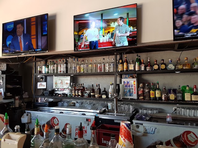 Sharky’s Sports Bar