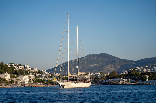 Naviga Yachting