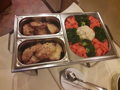 Schmatzi's Bistro - Thumbnail