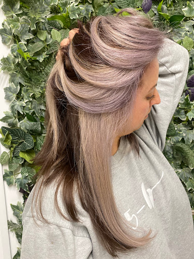 Studio 5 Windsor lady’s hairdresser Gallery - United Kingdom