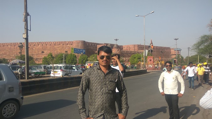 Agra fort Railway station parking, Author: vikas ghogare