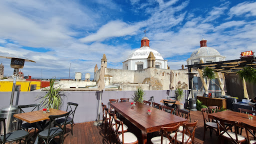 Santero cocina y terraza Logo
