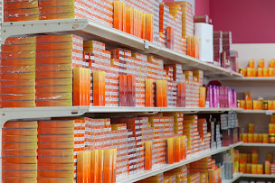 Photo n°8 de Color Beauté à Chasseneuil-du-Poitou (Magasin de perruques)