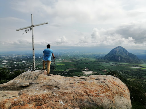Cima del cerro Chalcatzingo Zona Arqueológica - Thumbnail