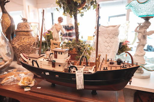 Consignment Classics Decor Store - Visual