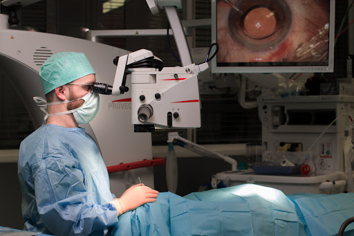 Docteur Clément GRUCHALA - Ophtalmo Chirurgien - Cataracte / Rétine - COF Coudekerque Dunkerque - Thumbnail