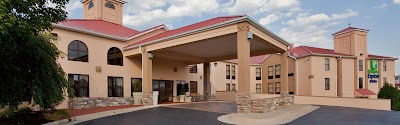 Holiday Inn Express & Suites Waynesboro-Route 340