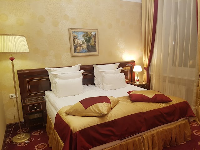 Golden Triangle Hotel