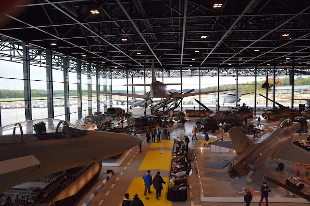 Nationaal Militair Museum