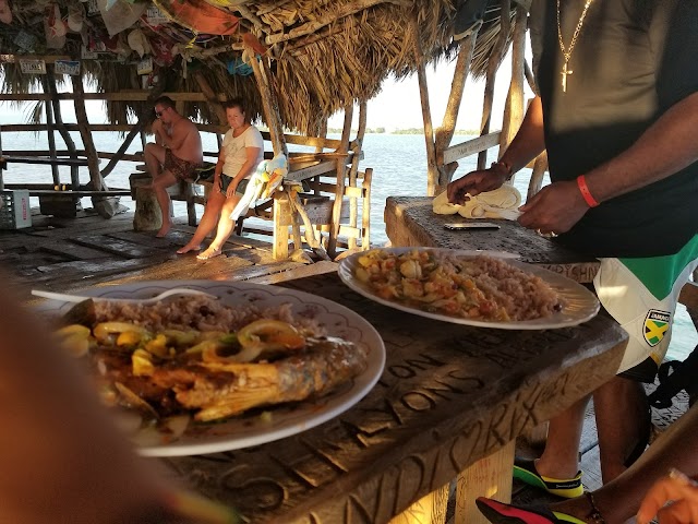 Floyd's Pelican Bar