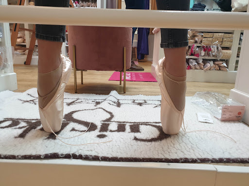 Dancer's Corner - Thumbnail