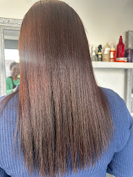 Photo n°21 de Coiffeur ENVIE DE PLAIRE GHairstyles à Paris (Salon de manucure)