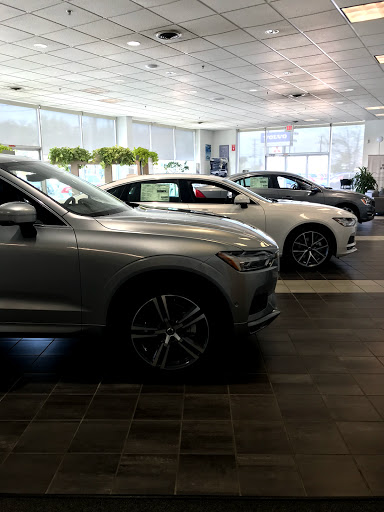 Lovering Volvo Cars Concord - Thumbnail