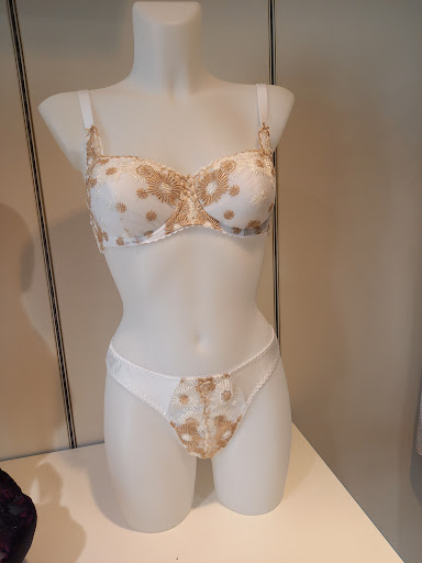 Lana bell confection artisanale de lingerie Gallery - France