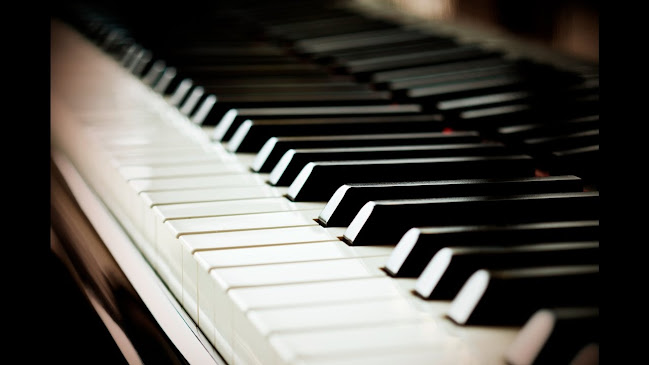 Simon Clark - Piano Teacher