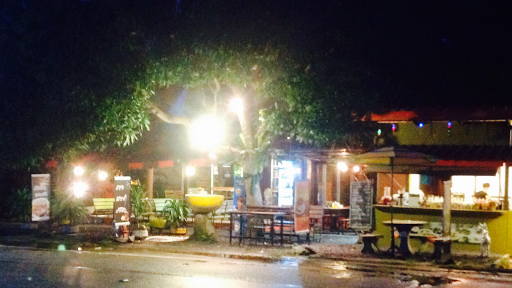 Somtum Indy Cafe & Restaurant (ร้านส้มตำอินดี้)