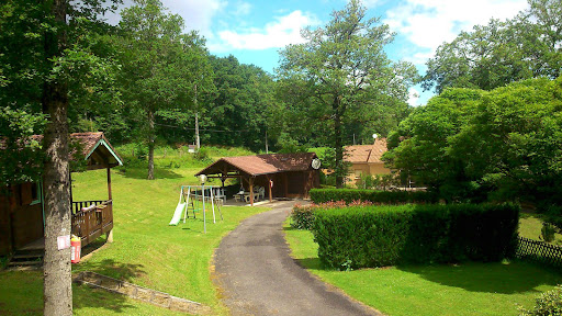 Photo de Camping De La Météorite SARL à Rochechouart (87600)