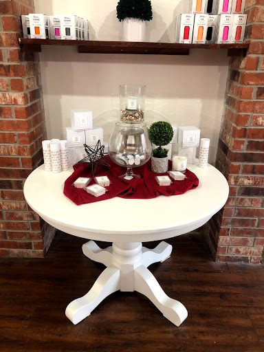 Redbud Boutique Gallery - United States