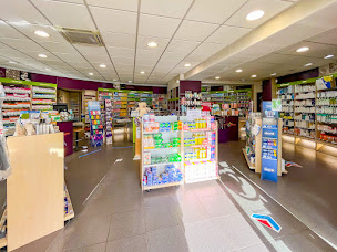 Photo n°6 de Pharmacie Raimbault à Château-Gontier-sur-Mayenne (Pharmacie)