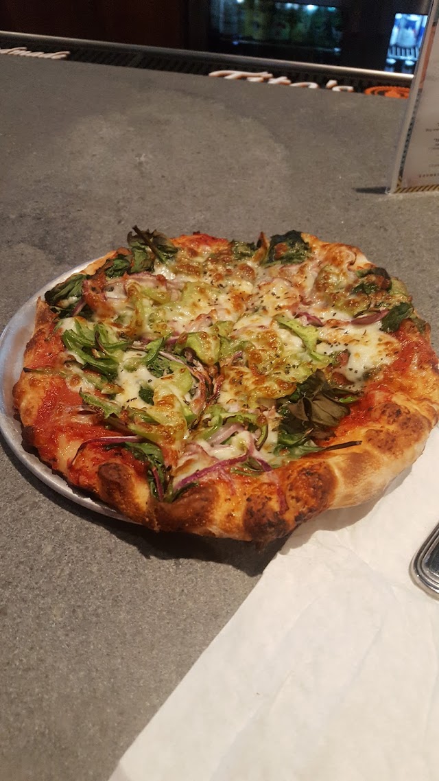 BoomBozz Craft Pizza & Taphouse - East Nashville