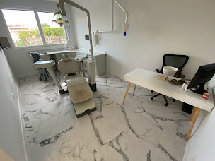 Photo n°14 de CABINET DENTAIRE MAIFA des Drs LACROTTE Jérôme, AGUADO VAZQUEZ Raquel et GAUTHROT Franck à Dax (Dentiste)