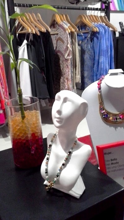 Photos of MALIN&Eacute;-BG. BOUTIQUE GALER&Iacute;A - MARCA