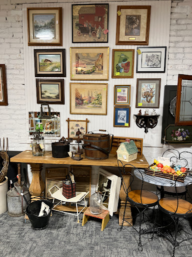 Wellsville Antiques - Thumbnail