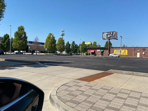 511 W Reno Ave Parking - Thumbnail