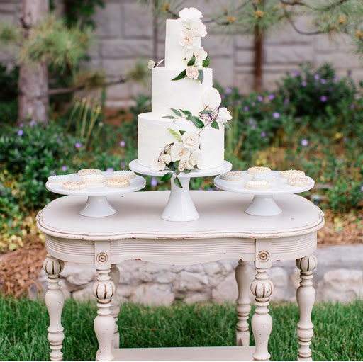 Frosted Custom Cakes & Sweets - Thumbnail