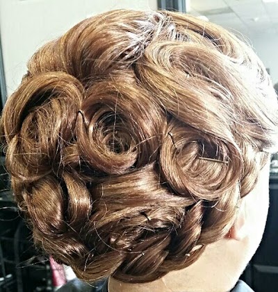 Elizabeth Rozzoni - Nashville Hair Stylist