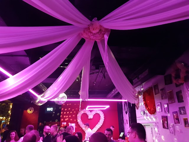 Club Wesele Żurawia róg Parkingowej